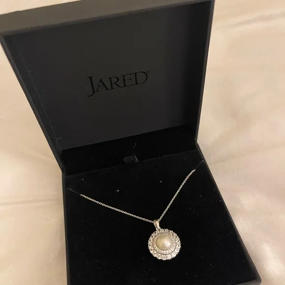 Jared's Jewelry Brand New Jareds Pearl Necklace Sterling